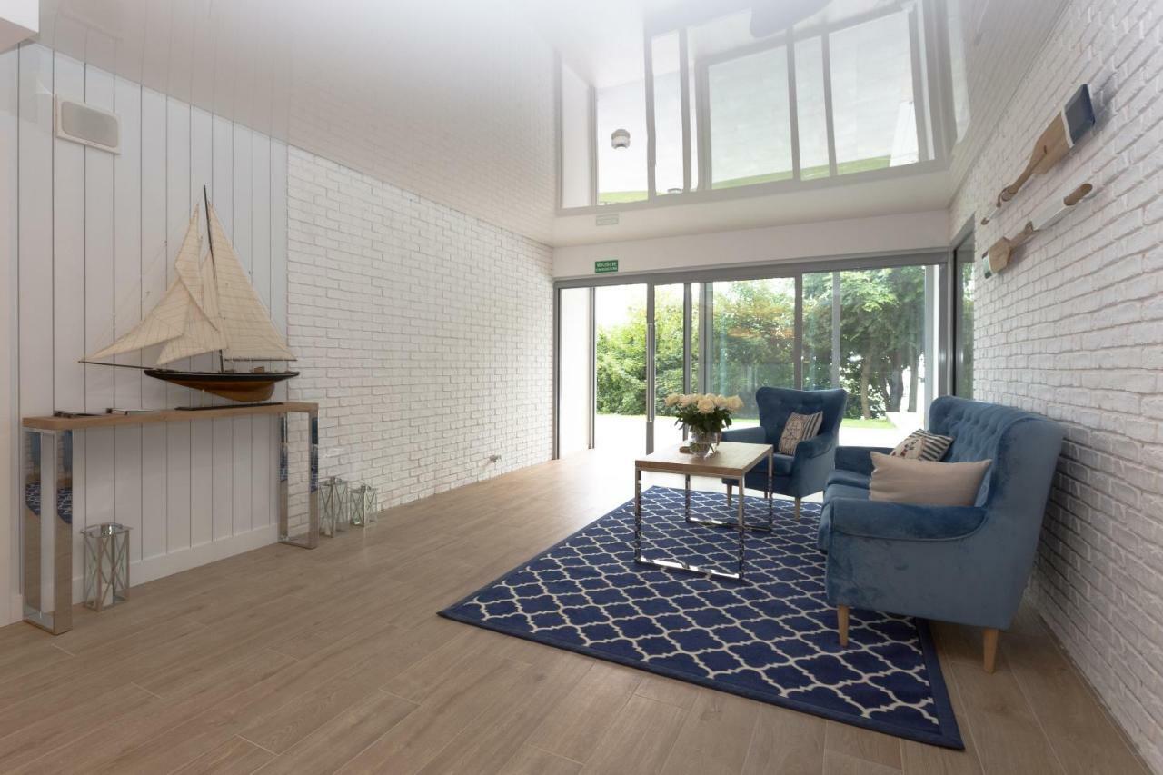 Blekitny Zagiel Aparthotel Gdynia Ngoại thất bức ảnh