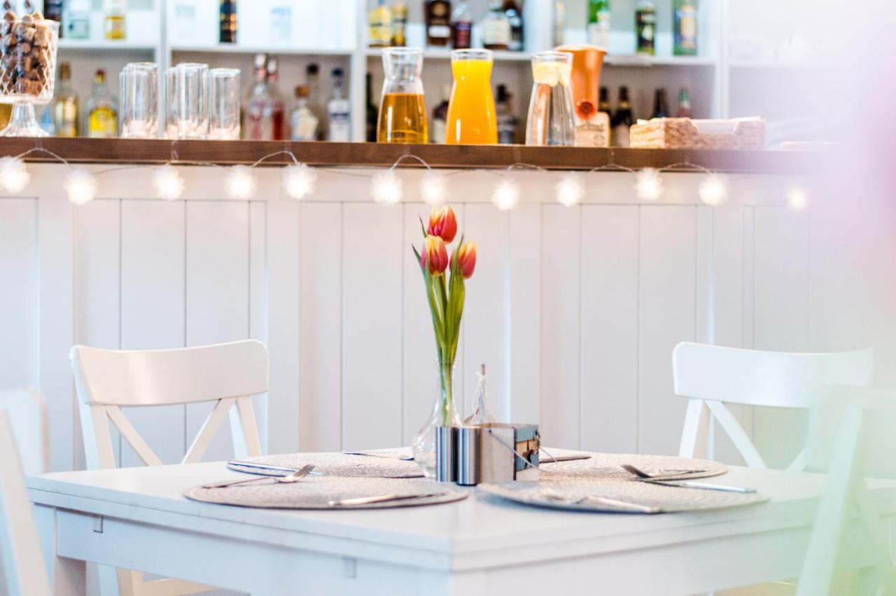 Blekitny Zagiel Aparthotel Gdynia Ngoại thất bức ảnh